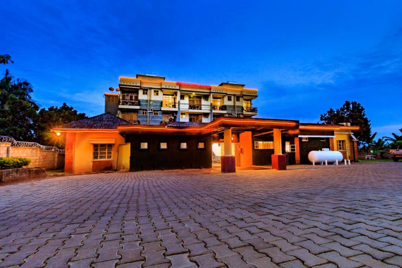 Frontiers Hotel אנטבה מראה חיצוני תמונה