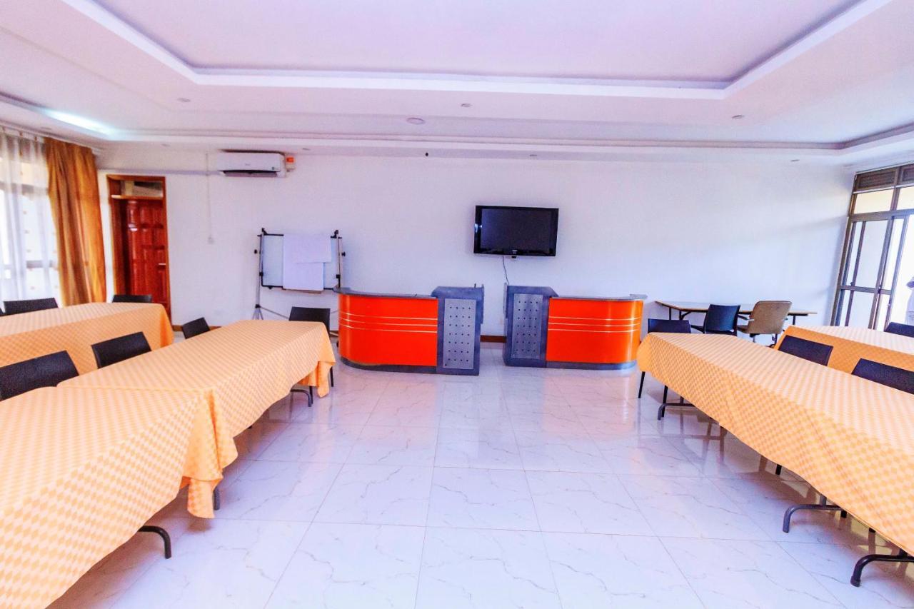 Frontiers Hotel אנטבה מראה חיצוני תמונה