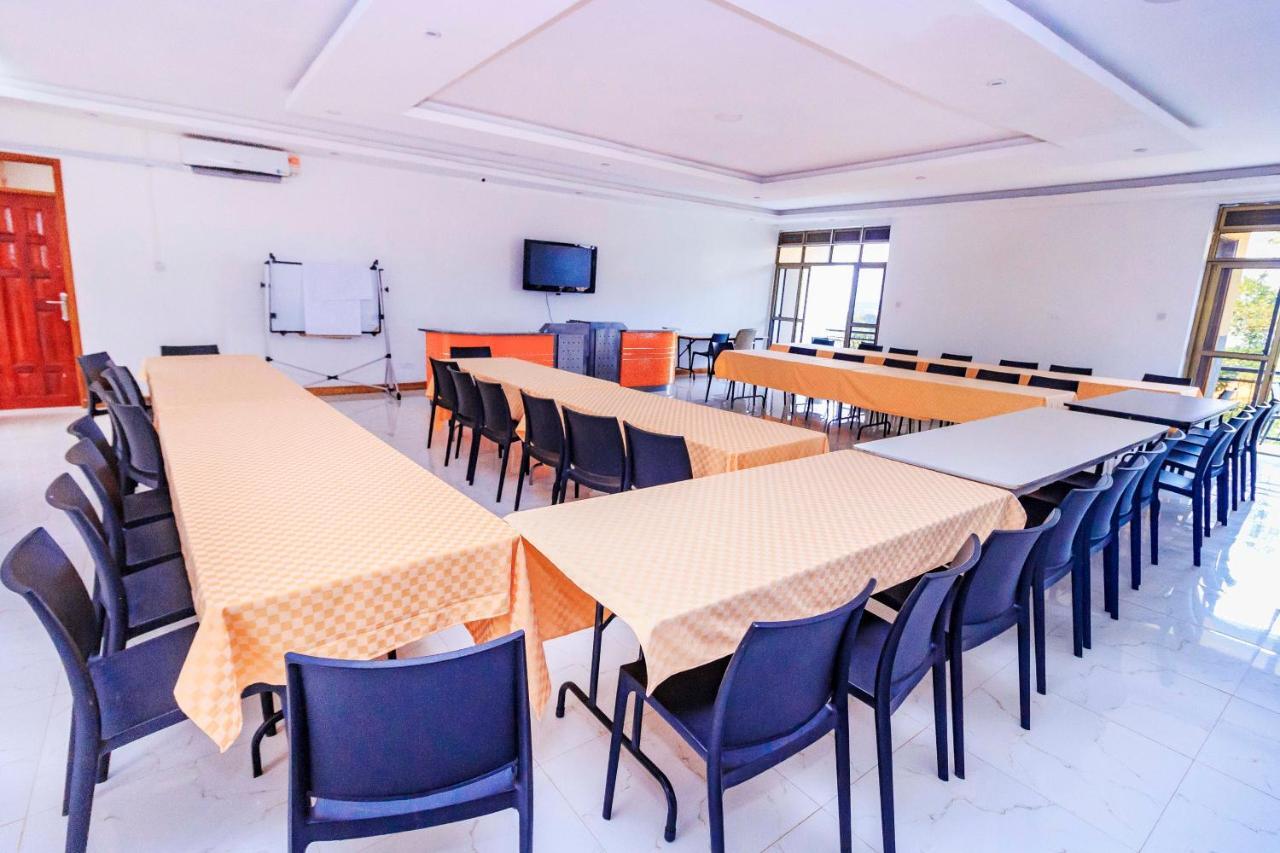 Frontiers Hotel אנטבה מראה חיצוני תמונה